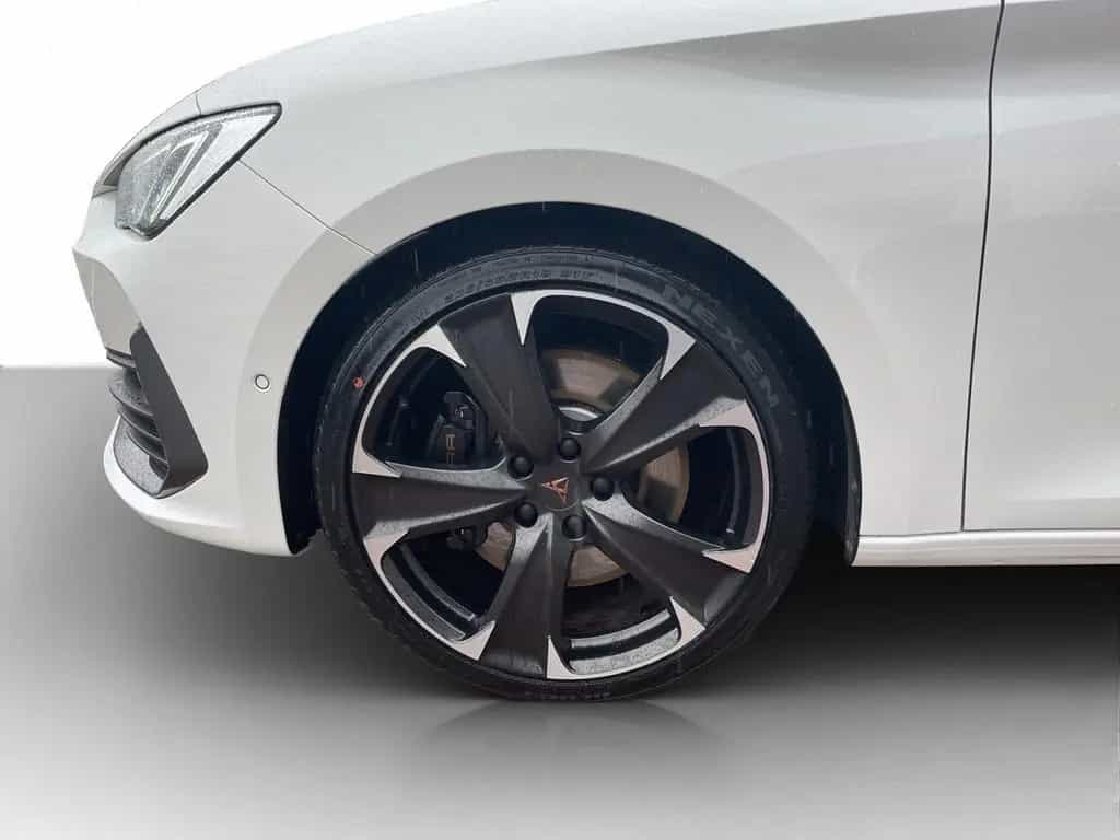 Cupra Leon Sportstourer 2.0 TSI DSG 4Drive VZ DCC PANO 12/2022-photo-17