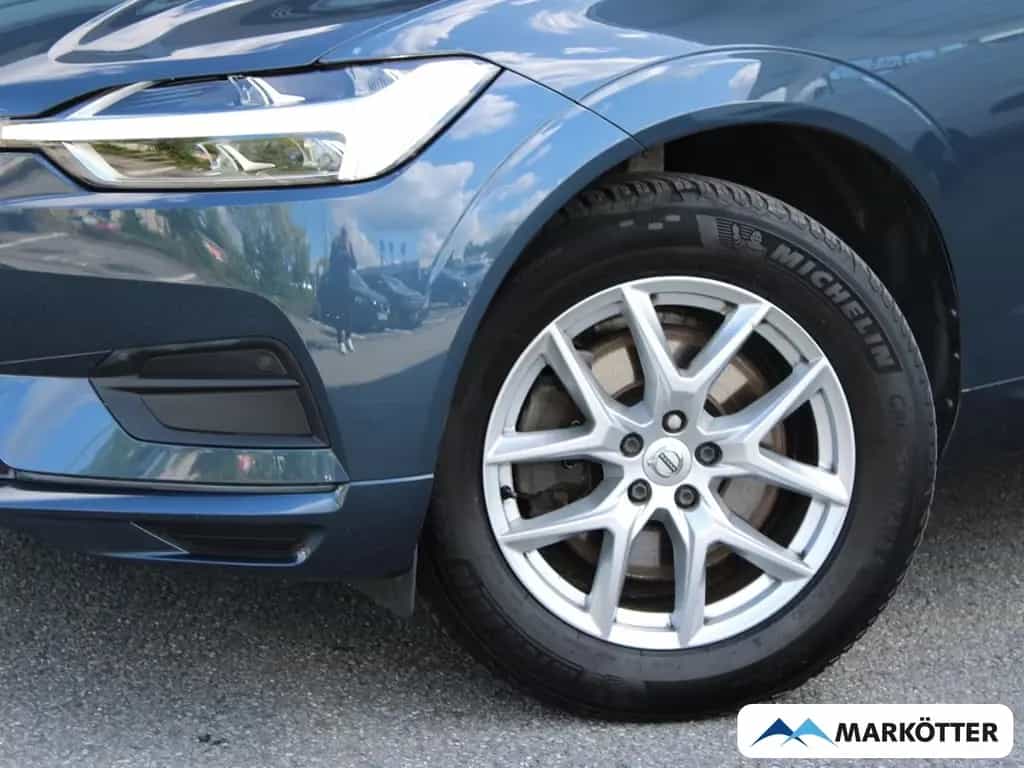 Volvo XC60 Momentum 2WD AHK/TEMPO/PDC/el. Heckklappe 12/2018-photo-1