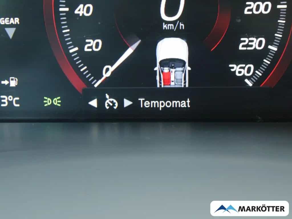 Volvo XC60 Momentum 2WD AHK/TEMPO/PDC/el. Heckklappe 12/2018-photo-12
