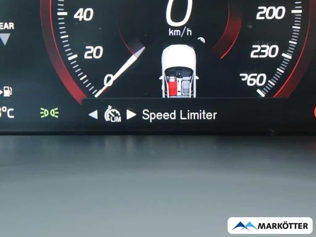 Volvo XC60 Momentum 2WD AHK/TEMPO/PDC/el. Heckklappe 12/2018-photo-13