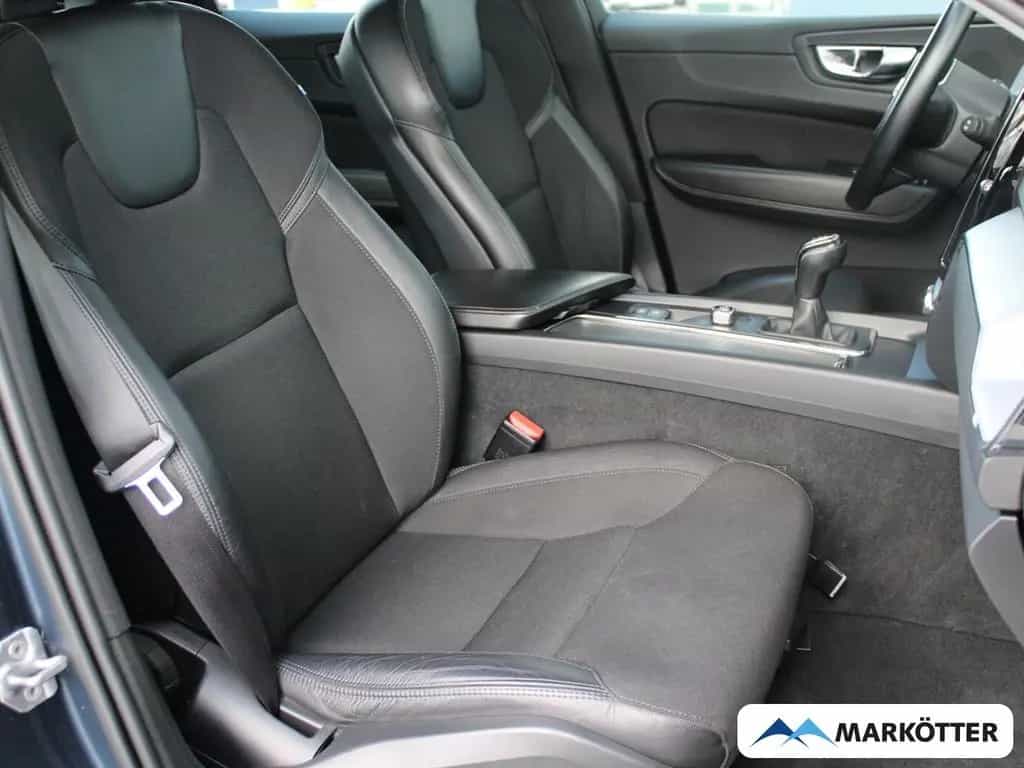 Volvo XC60 Momentum 2WD AHK/TEMPO/PDC/el. Heckklappe 12/2018-photo-24
