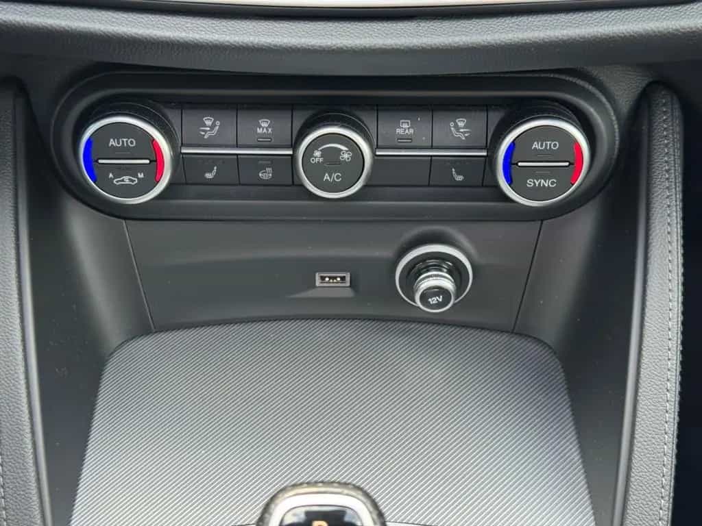 Alfa Romeo Stelvio Veloce Q4+PANO+LEDER+HARMAN+ELSITZE+NAVI 06/2023-photo-29