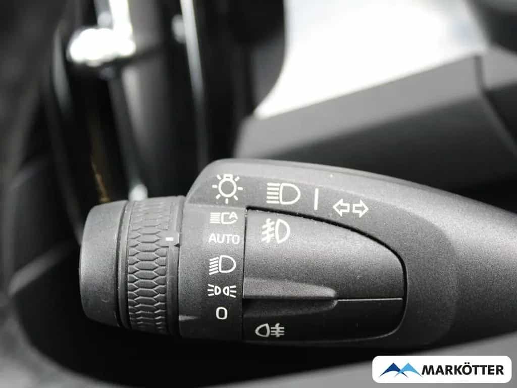 Volvo XC40 Momentum 2WD AHK/CAM/PDC/NAVI/LED 10/2018-photo-13