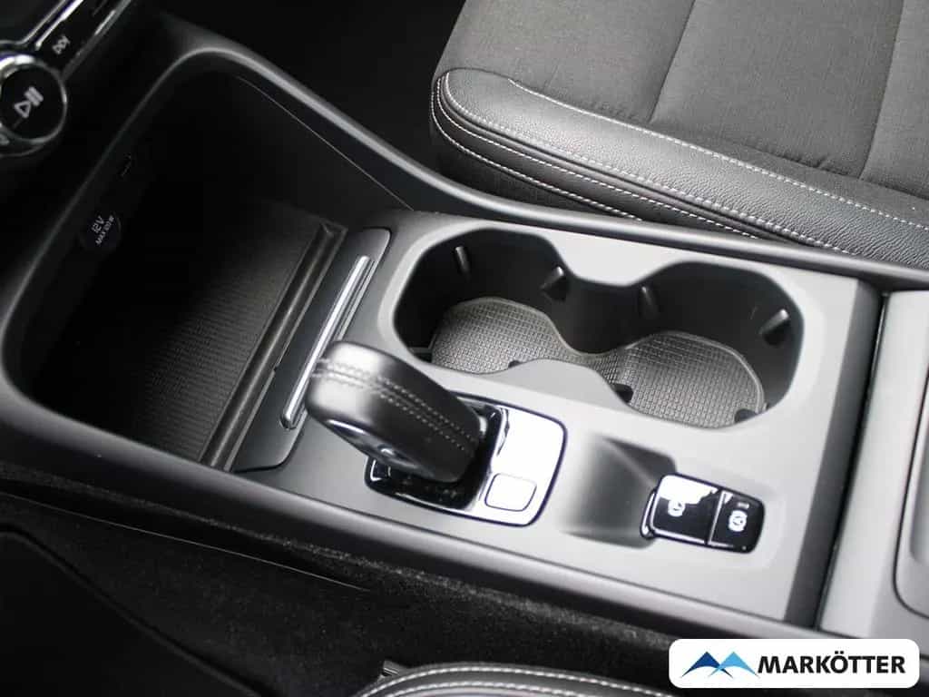 Volvo XC40 Momentum 2WD AHK/CAM/PDC/NAVI/LED 10/2018-photo-22