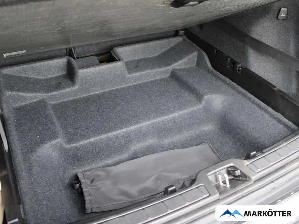 Volvo XC40 Momentum 2WD AHK/CAM/PDC/NAVI/LED 10/2018-photo-28