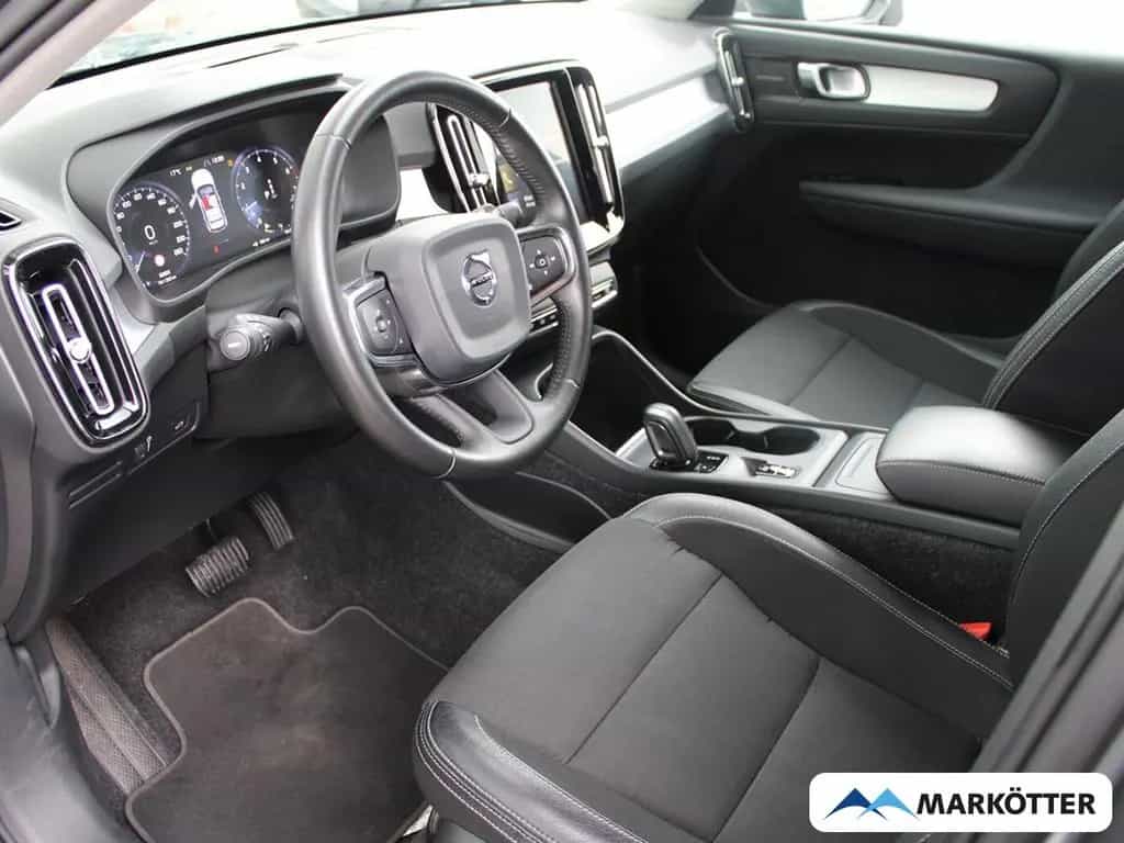 Volvo XC40 Momentum 2WD AHK/CAM/PDC/NAVI/LED 10/2018-photo-3
