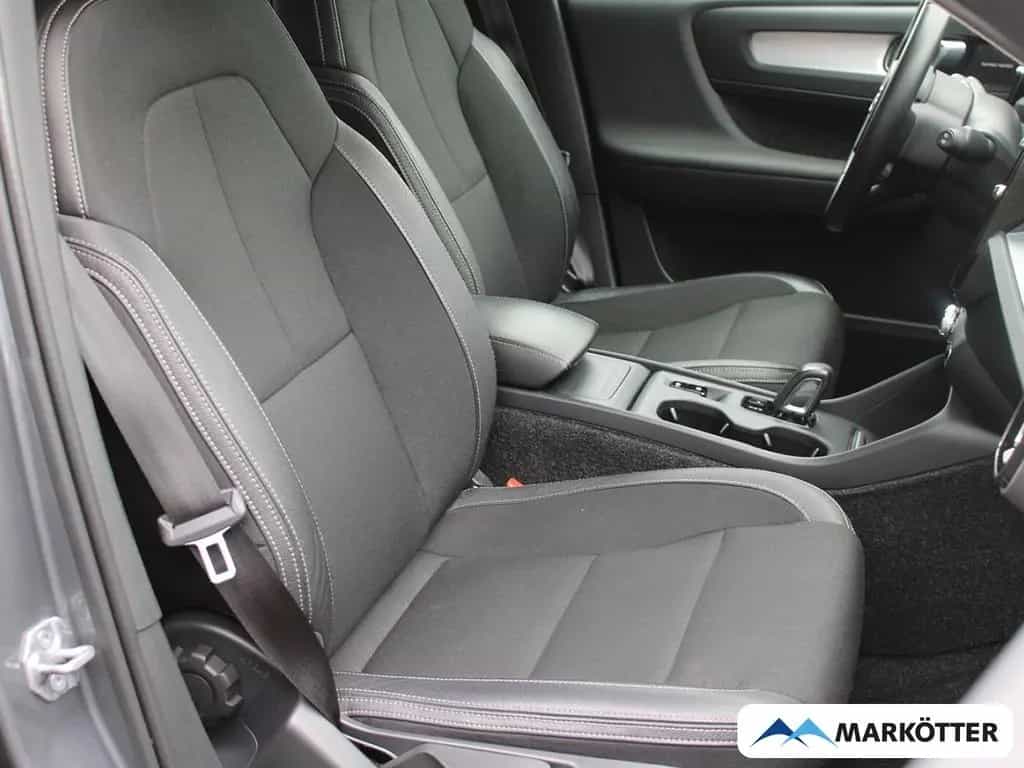 Volvo XC40 Momentum 2WD AHK/CAM/PDC/NAVI/LED 10/2018-photo-31