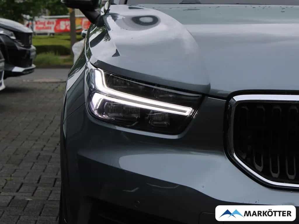 Volvo XC40 Momentum 2WD AHK/CAM/PDC/NAVI/LED 10/2018-photo-35