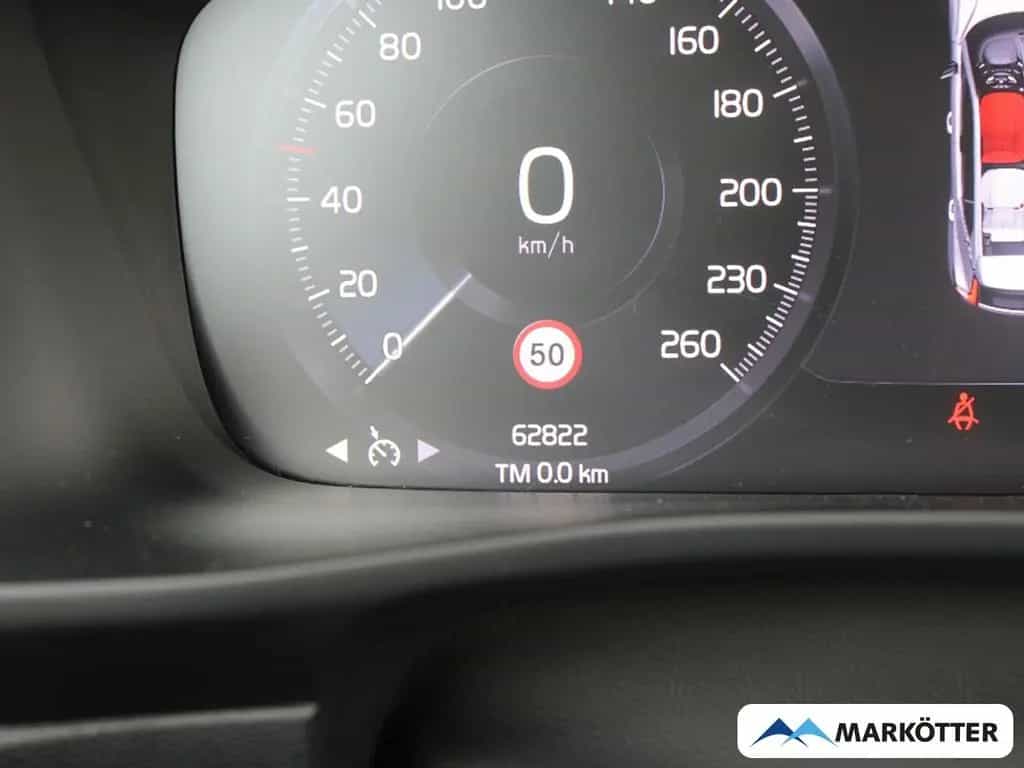 Volvo XC40 Momentum 2WD AHK/CAM/PDC/NAVI/LED 10/2018-photo-7