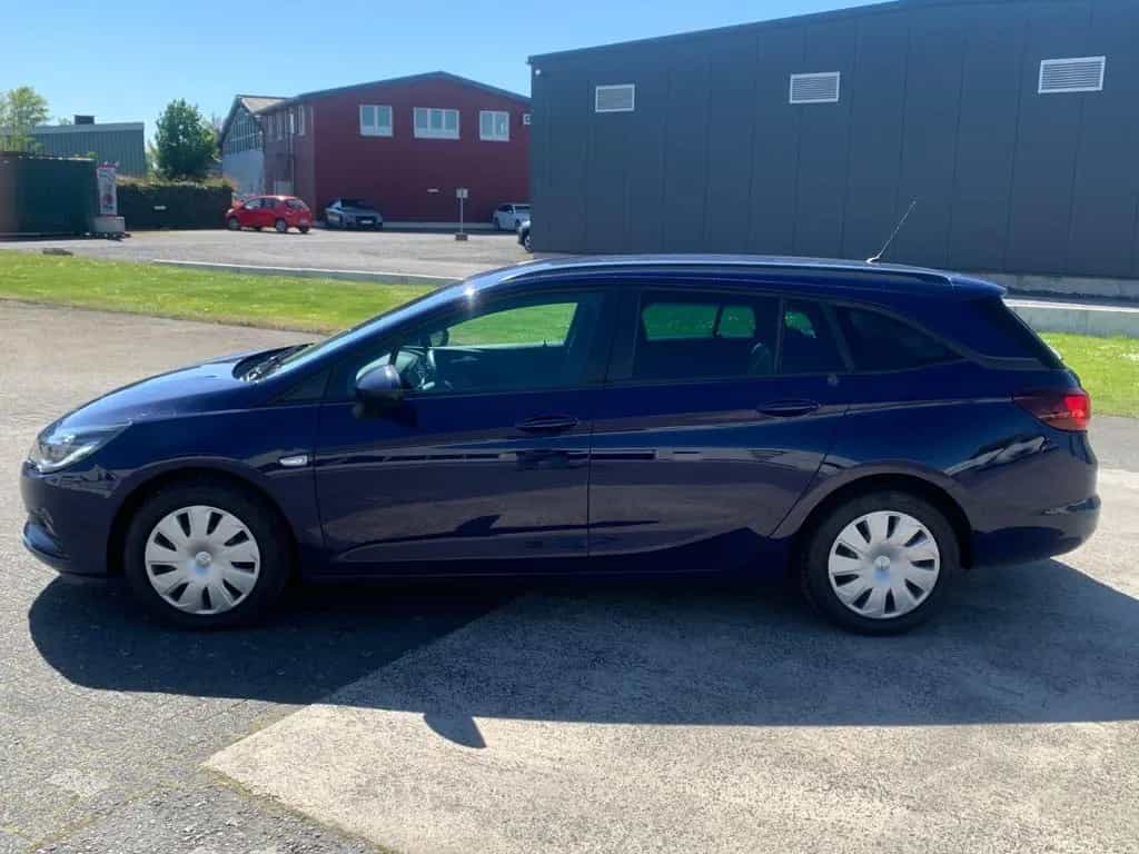 Opel Astra K Sportstourer 1,6 CDTI Business aus 1.Hd. 01/2017-photo-1