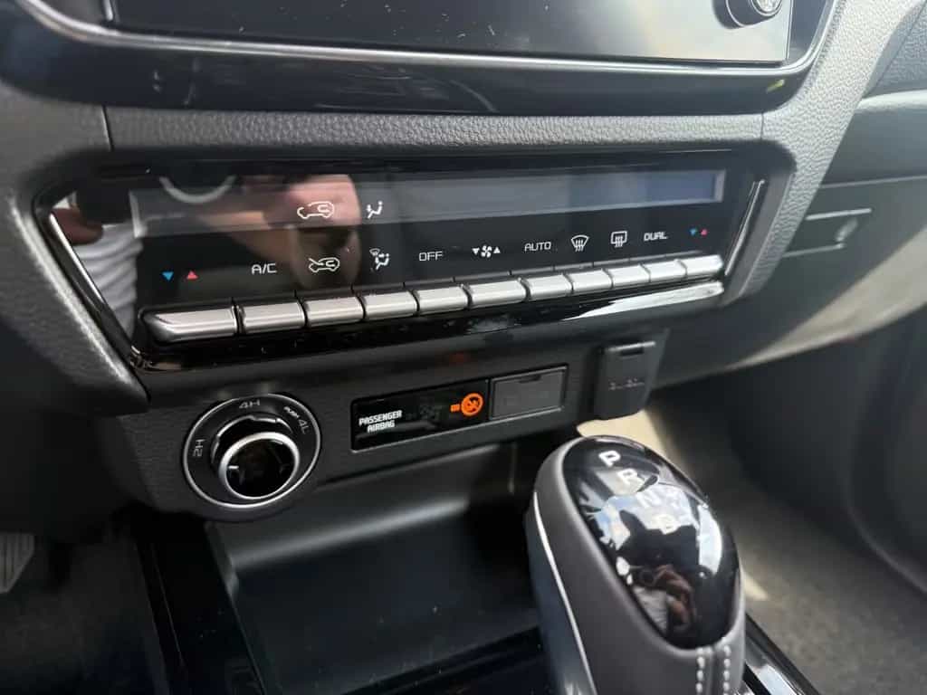 Isuzu D-Max Double Cab 4WD V-CROSS null-photo-12