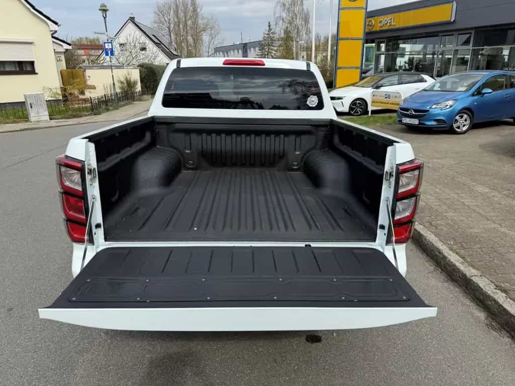 Isuzu D-Max Double Cab 4WD V-CROSS null-photo-18