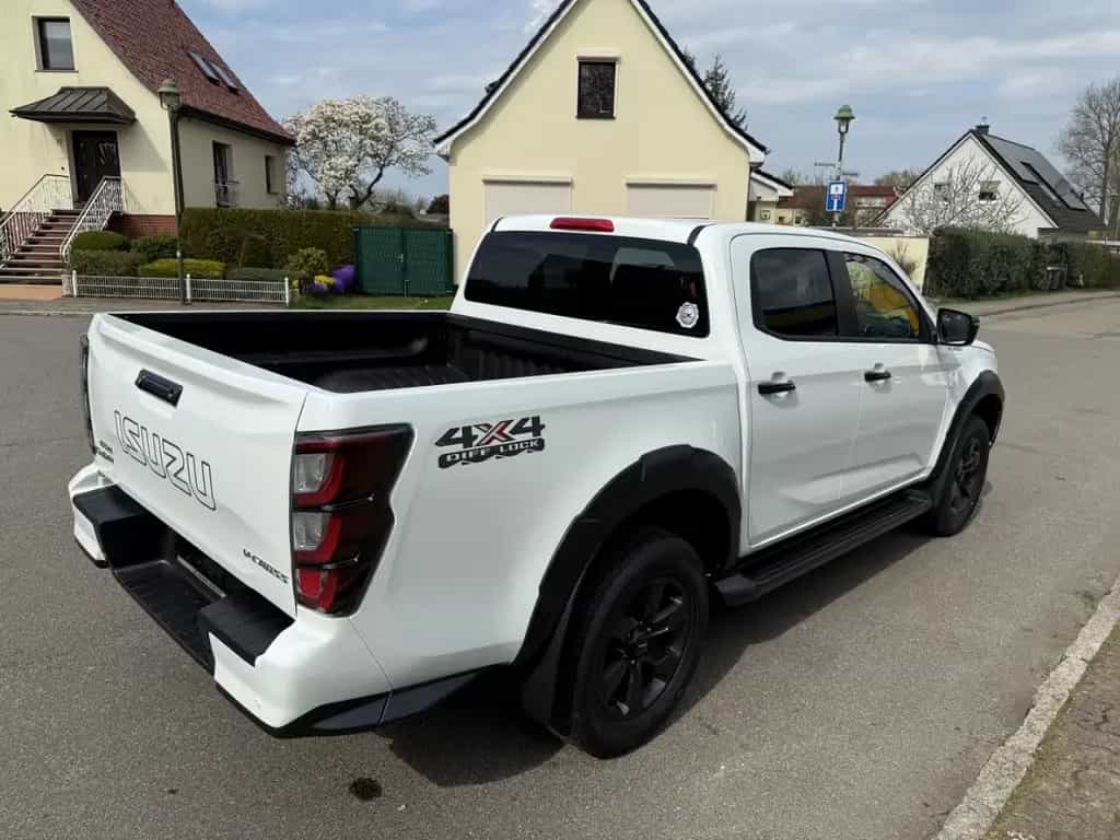 Isuzu D-Max Double Cab 4WD V-CROSS null-photo-19