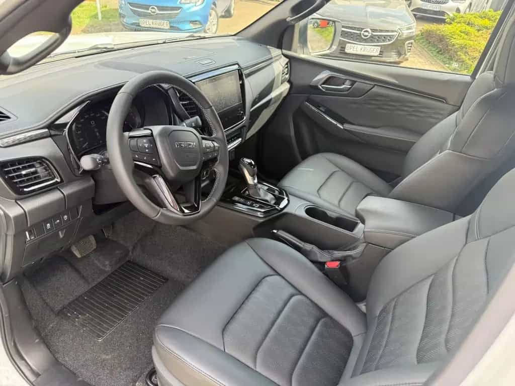 Isuzu D-Max Double Cab 4WD V-CROSS null-photo-4