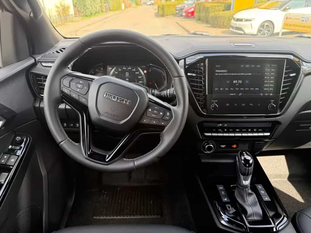 Isuzu D-Max Double Cab 4WD V-CROSS null-photo-6