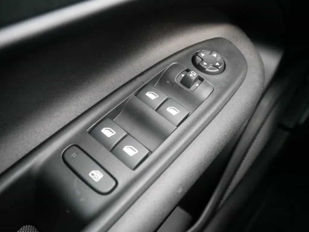 Alfa Romeo Junior IBRIDA TI 1.2 VGT 145PS DCT6 TECHNOLOGIE 04/2026-photo-11