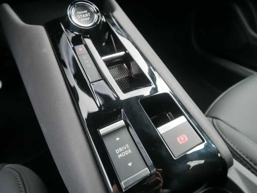 Alfa Romeo Junior IBRIDA TI 1.2 VGT 145PS DCT6 TECHNOLOGIE 04/2026-photo-13