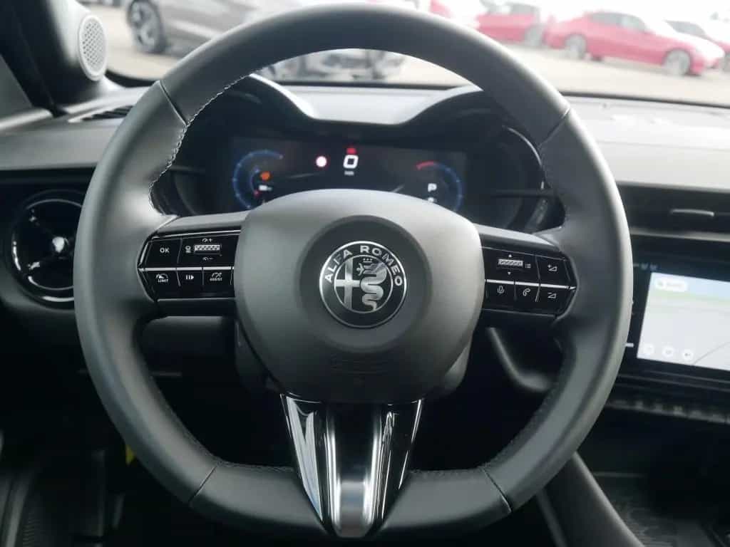 Alfa Romeo Junior IBRIDA TI 1.2 VGT 145PS DCT6 TECHNOLOGIE 04/2026-photo-21
