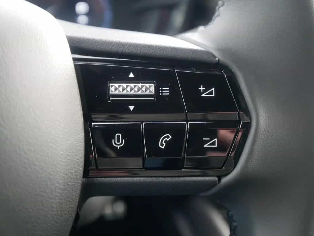 Alfa Romeo Junior IBRIDA TI 1.2 VGT 145PS DCT6 TECHNOLOGIE 04/2026-photo-24