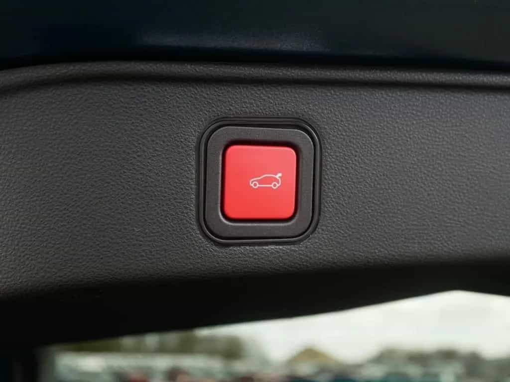 Alfa Romeo Junior IBRIDA TI 1.2 VGT 145PS DCT6 TECHNOLOGIE 04/2026-photo-37