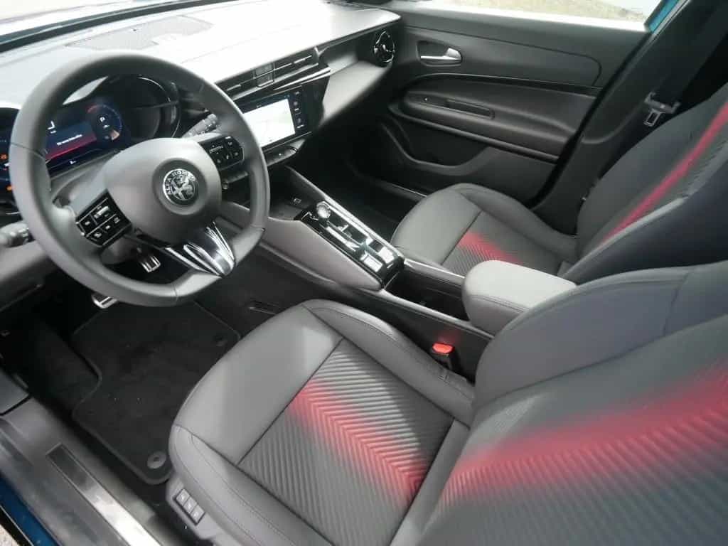 Alfa Romeo Junior IBRIDA TI 1.2 VGT 145PS DCT6 TECHNOLOGIE 04/2026-photo-9