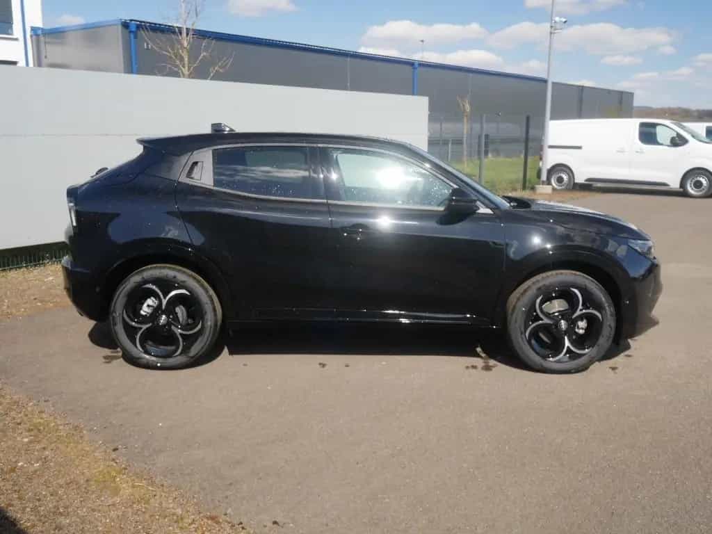 Alfa Romeo Junior IBRIDA TI 1.2 VGT 145PS DCT6 SCHIEBEDACH 04/2026-photo-1