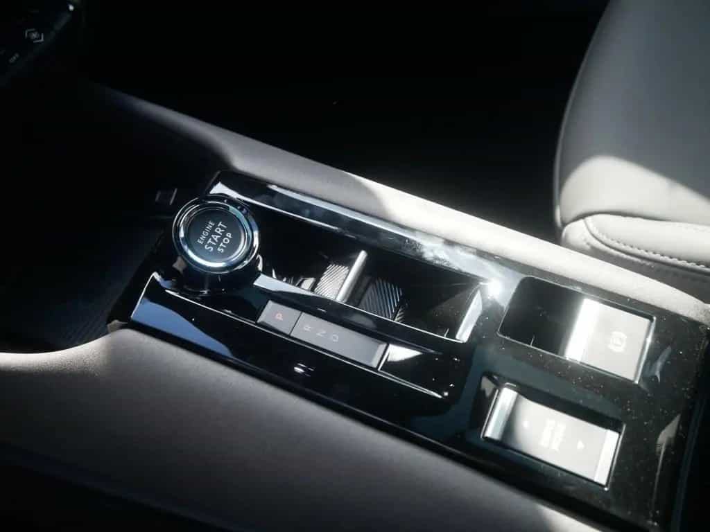 Alfa Romeo Junior IBRIDA TI 1.2 VGT 145PS DCT6 SCHIEBEDACH 04/2026-photo-10