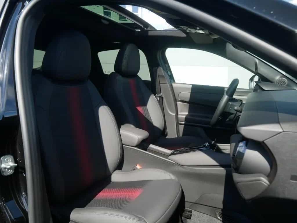 Alfa Romeo Junior IBRIDA TI 1.2 VGT 145PS DCT6 SCHIEBEDACH 04/2026-photo-19