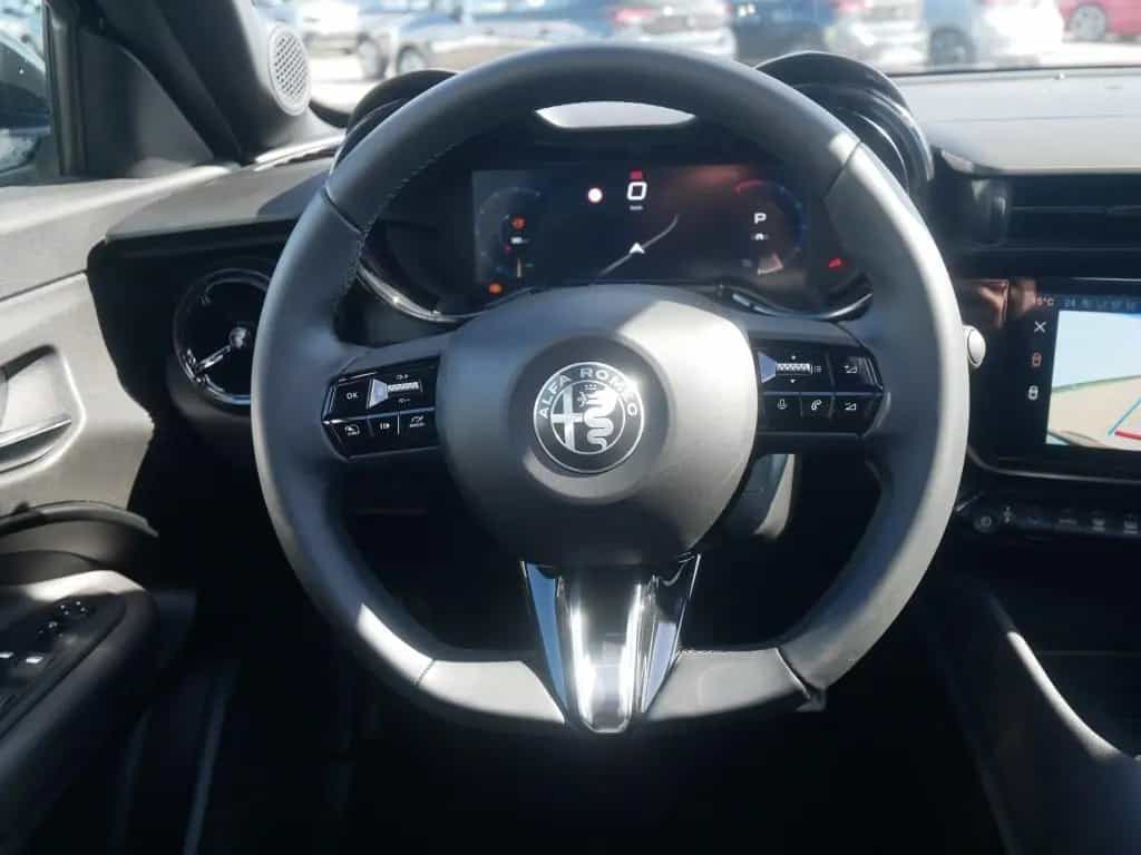 Alfa Romeo Junior IBRIDA TI 1.2 VGT 145PS DCT6 SCHIEBEDACH 04/2026-photo-21