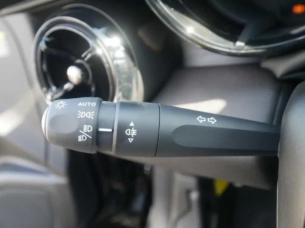 Alfa Romeo Junior IBRIDA TI 1.2 VGT 145PS DCT6 SCHIEBEDACH 04/2026-photo-27
