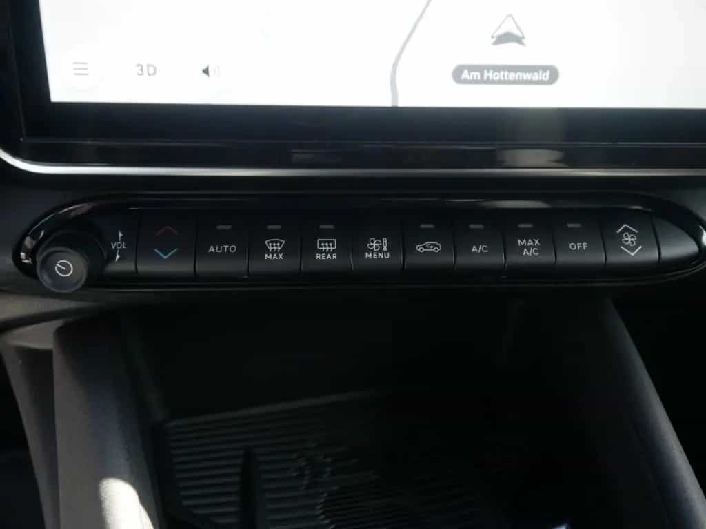 Alfa Romeo Junior IBRIDA TI 1.2 VGT 145PS DCT6 SCHIEBEDACH 04/2026-photo-35
