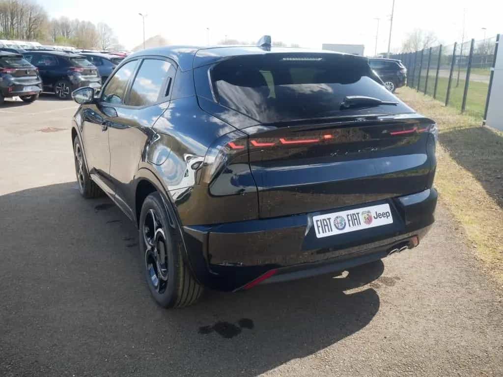 Alfa Romeo Junior IBRIDA TI 1.2 VGT 145PS DCT6 SCHIEBEDACH 04/2026-photo-4