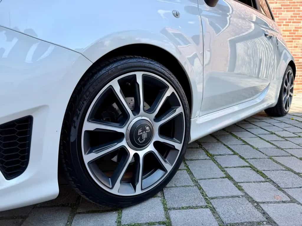 Abarth 595C - NUR 40' KM - LEDER NAVI XENON - WIE NEU ! 04/2019-photo-1