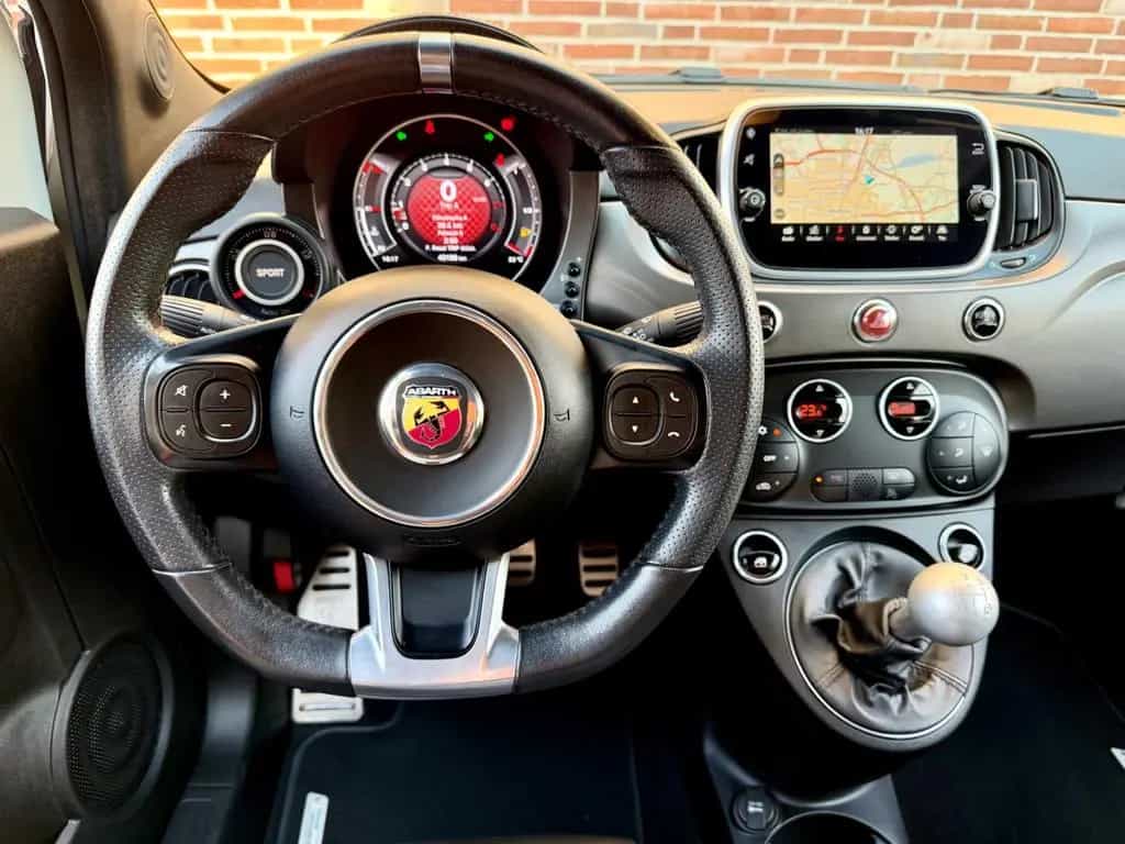 Abarth 595C - NUR 40' KM - LEDER NAVI XENON - WIE NEU ! 04/2019-photo-47