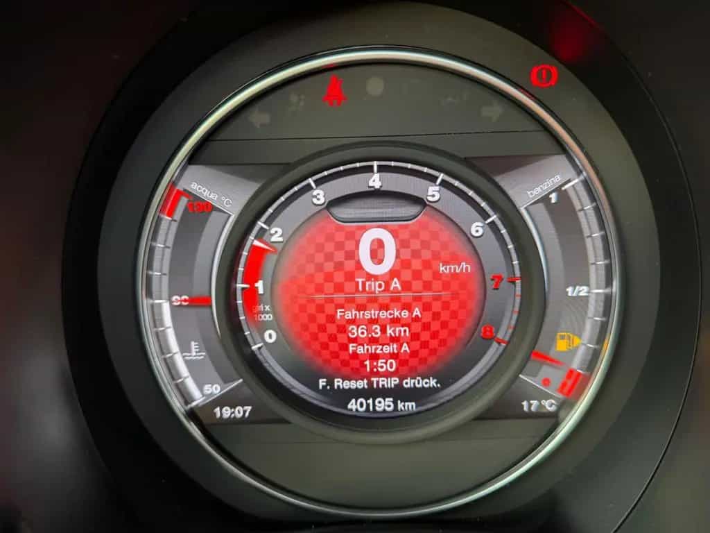 Abarth 595C - NUR 40' KM - LEDER NAVI XENON - WIE NEU ! 04/2019-photo-48