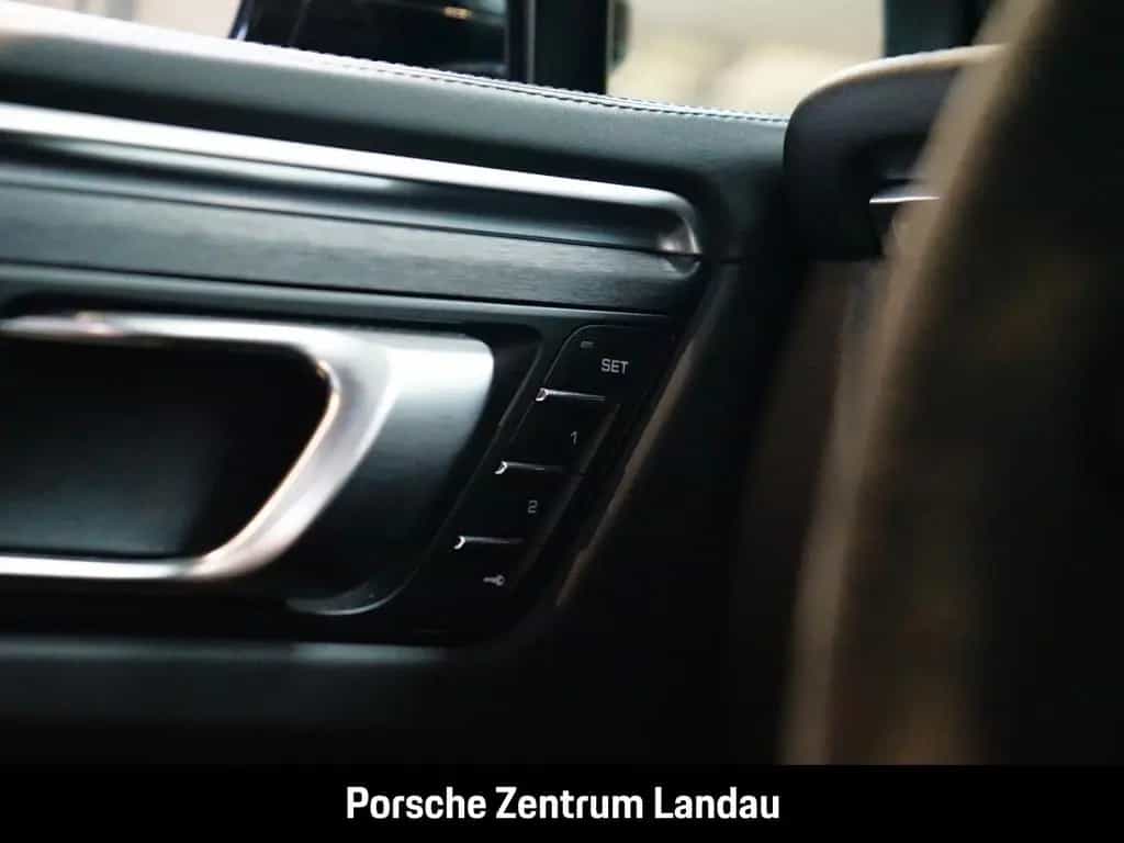 Porsche Macan GTS Burmester Surround-View Rückfahrkamera 09/2022-photo-23