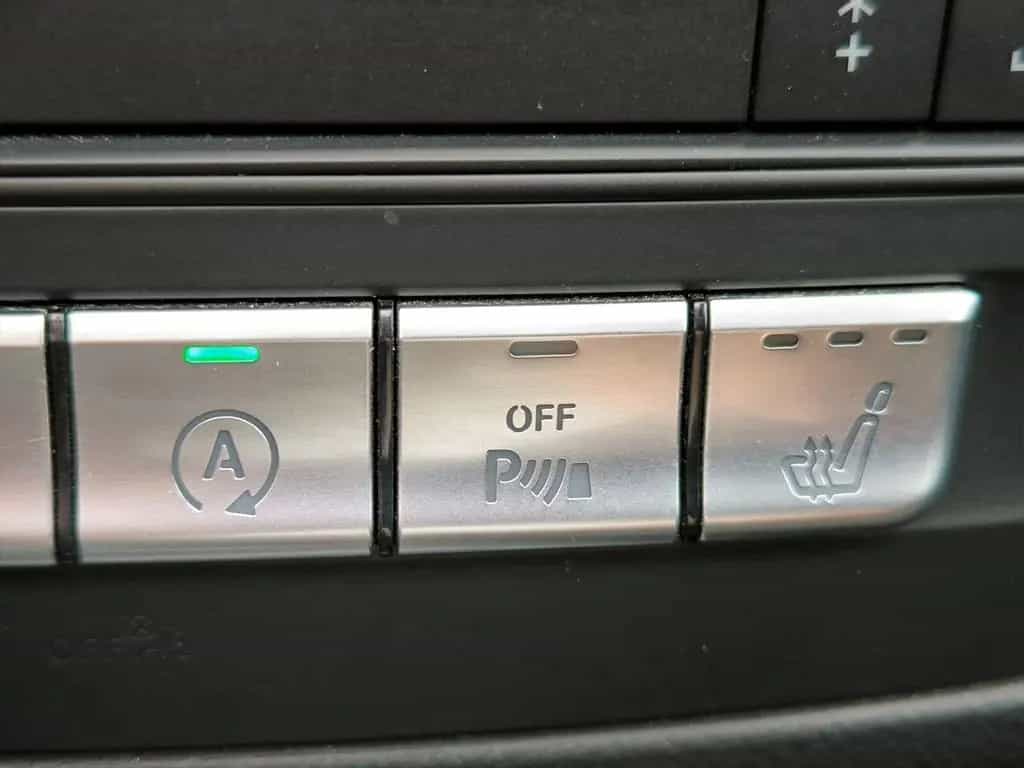 Mercedes-Benz B 200 7G-DCT AMG-LINE AHK PANORAMA LED STANDHZG. 03/2018-photo-17