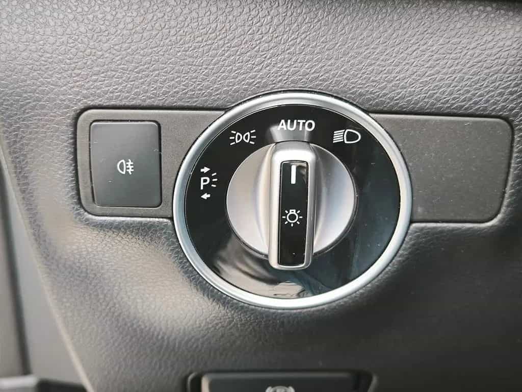 Mercedes-Benz B 200 7G-DCT AMG-LINE AHK PANORAMA LED STANDHZG. 03/2018-photo-21