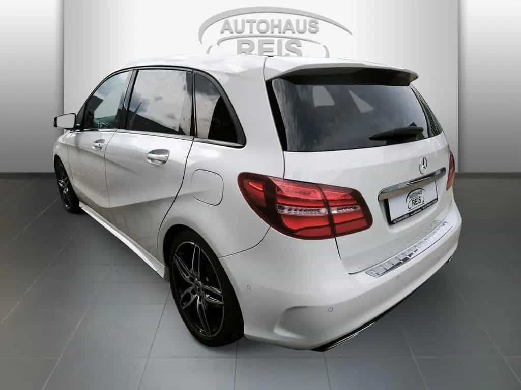 Mercedes-Benz B 200 7G-DCT AMG-LINE AHK PANORAMA LED STANDHZG. 03/2018-photo-4