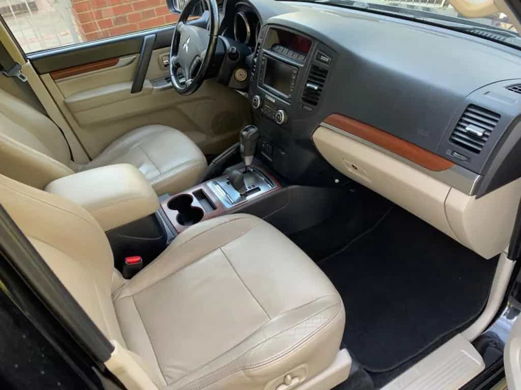 Mitsubishi Pajero 3,2 DI-D *7 sitzer*Kamera * AHK * Stndhzg 10/2013-photo-9