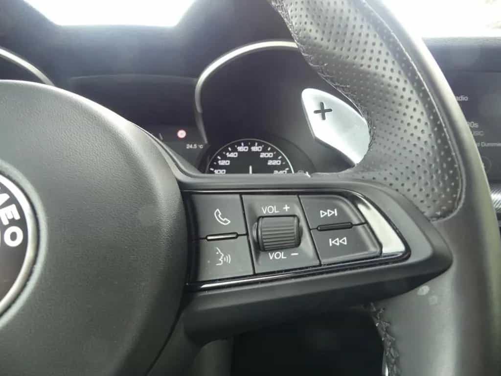 Alfa Romeo Stelvio VELOCE 2.2 DIESEL Q4 NAVI PANO KAMERA XE 03/2022-photo-18