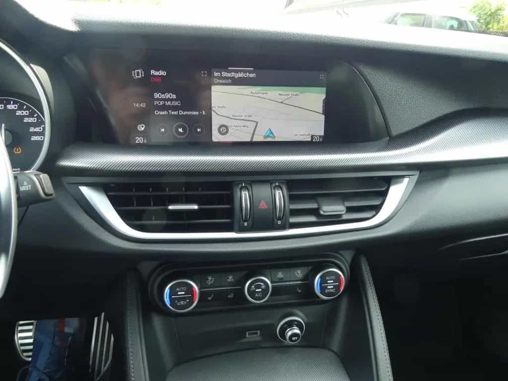 Alfa Romeo Stelvio VELOCE 2.2 DIESEL Q4 NAVI PANO KAMERA XE 03/2022-photo-19