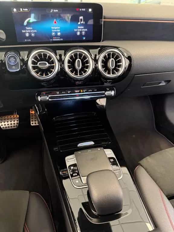 Mercedes-Benz A-Class 220 4MATIC AMG-Line 06/2020-photo-17