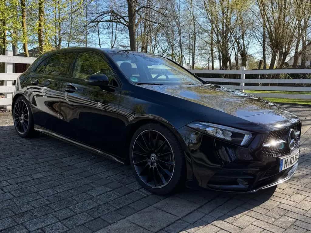 Mercedes-Benz A-Class 220 4MATIC AMG-Line 06/2020-photo-3