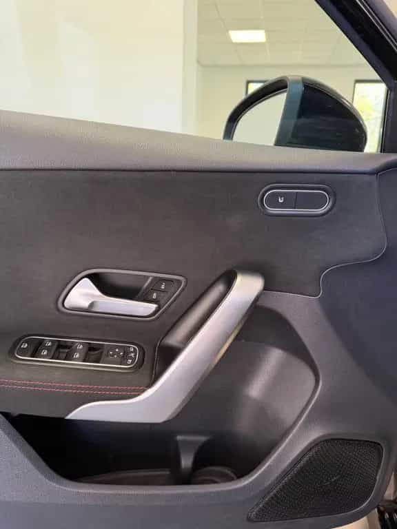 Mercedes-Benz A-Class 220 4MATIC AMG-Line 06/2020-photo-6