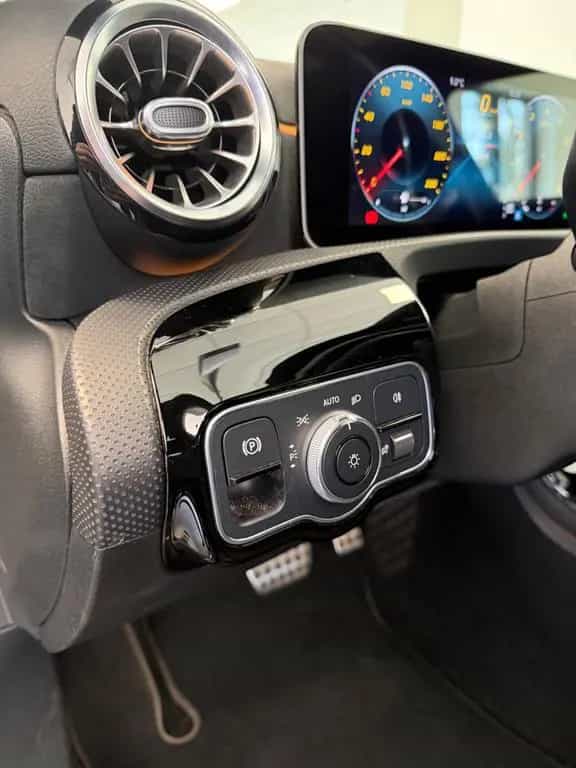 Mercedes-Benz A-Class 220 4MATIC AMG-Line 06/2020-photo-8