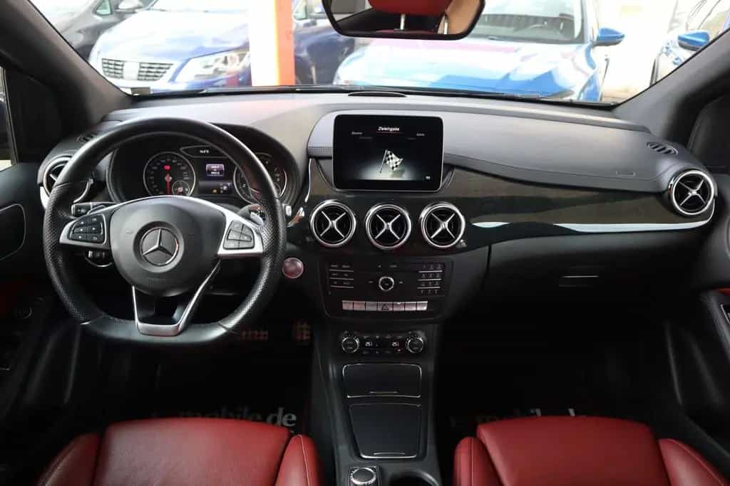 Mercedes-Benz B 250 B250* 4-MATIC* AMG-PAKET* LEDER* PANO* AHK* KEYL 01/2018-photo-32