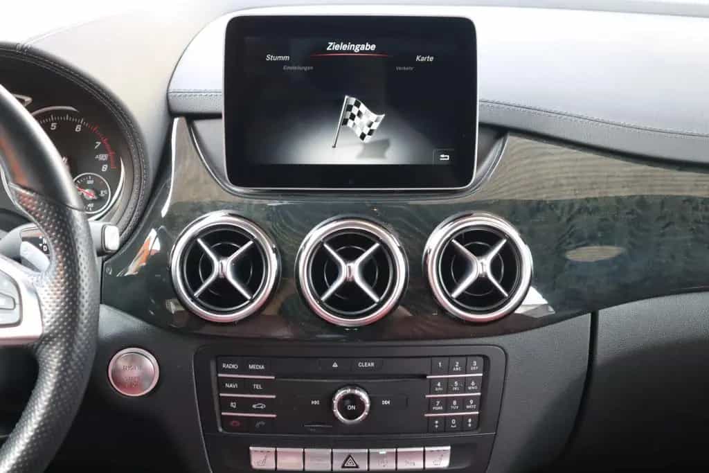 Mercedes-Benz B 250 B250* 4-MATIC* AMG-PAKET* LEDER* PANO* AHK* KEYL 01/2018-photo-33