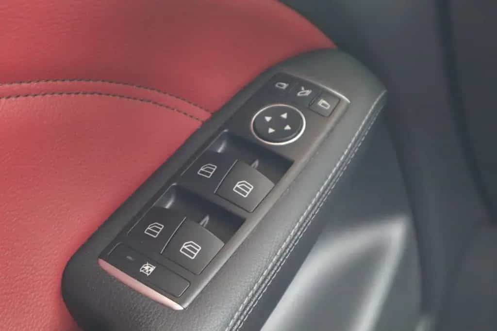 Mercedes-Benz B 250 B250* 4-MATIC* AMG-PAKET* LEDER* PANO* AHK* KEYL 01/2018-photo-41