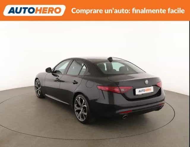 Alfa Romeo Giulia ROMEO Giulia 2.2 Turbodiesel 180 CV AT8 Sup 01/2018-photo-3